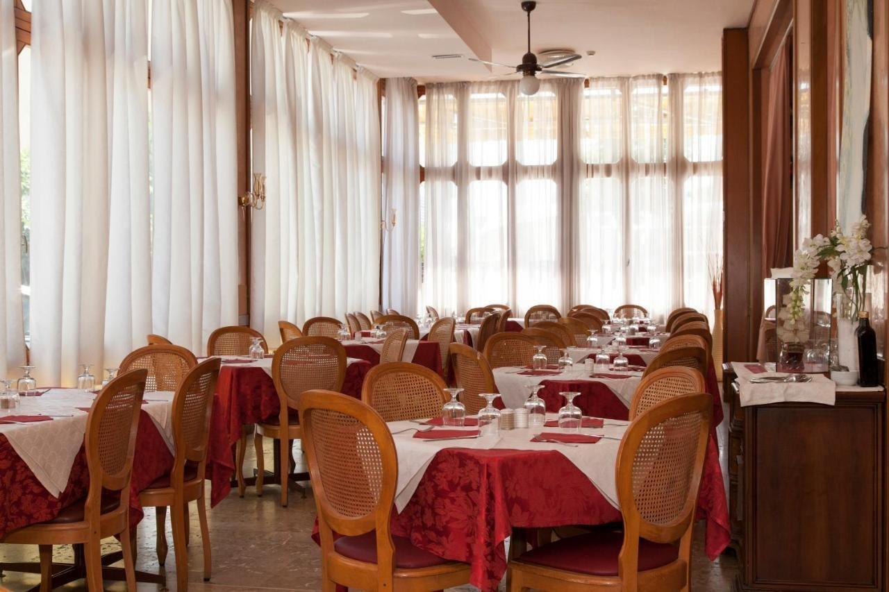 Hotel Amalfi Lido di Jesolo Esterno foto