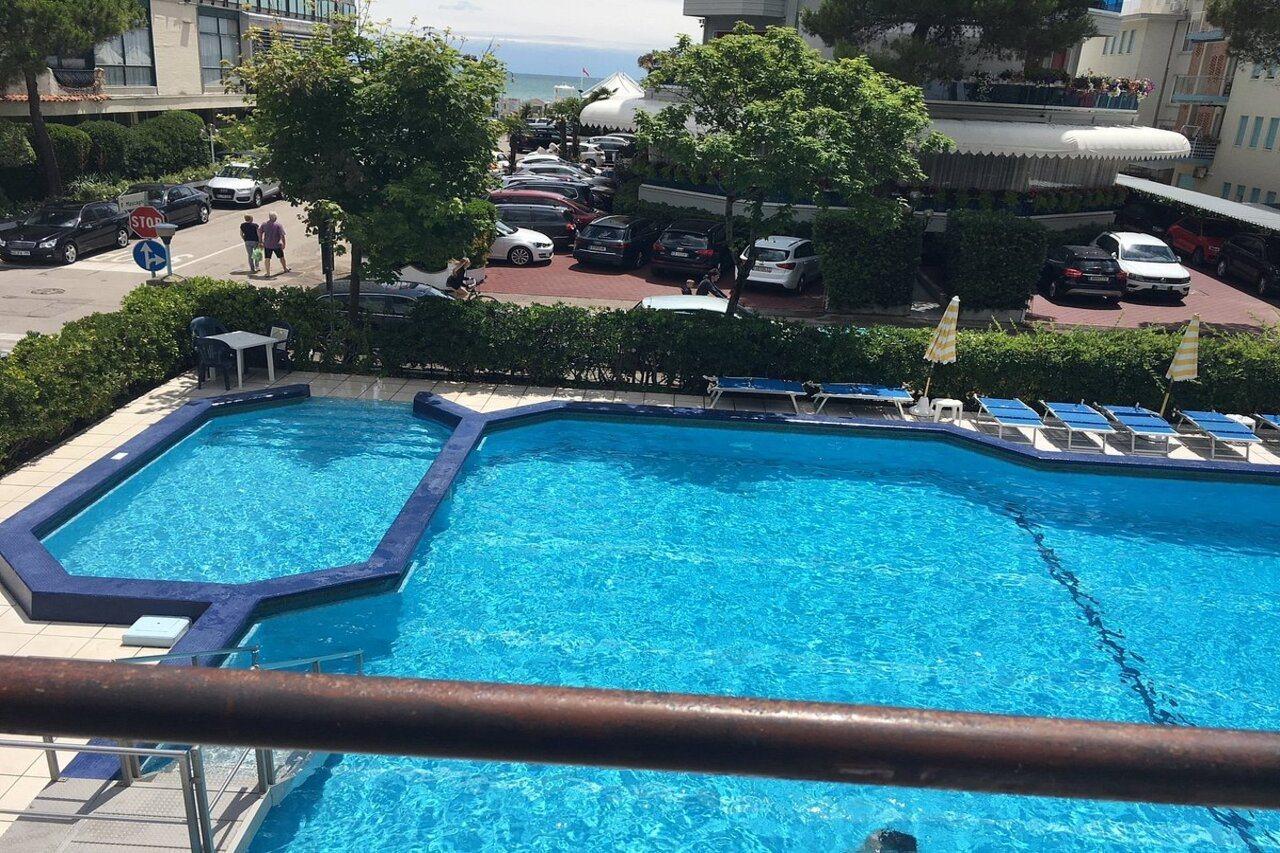 Hotel Amalfi Lido di Jesolo Esterno foto