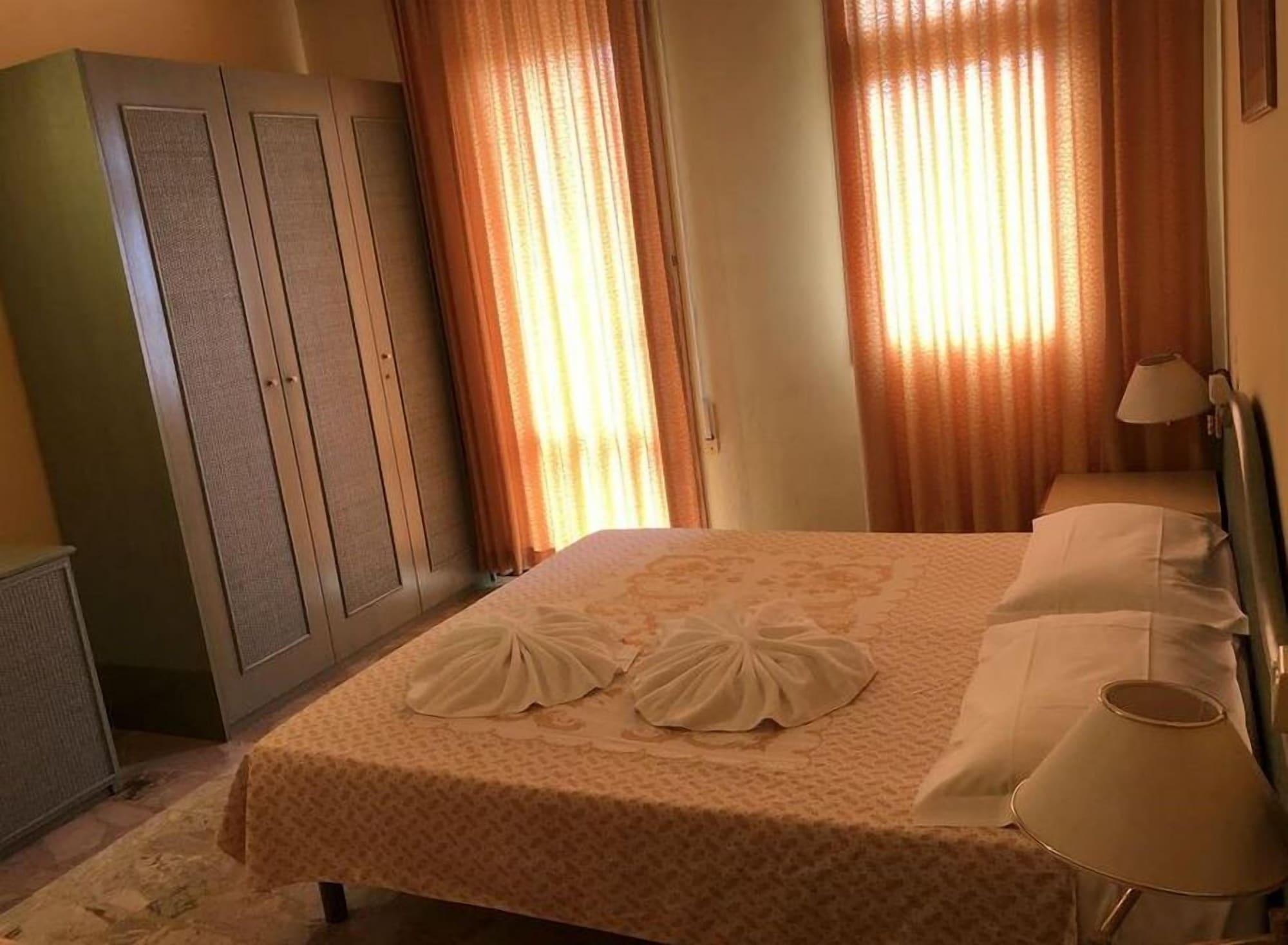 Hotel Amalfi Lido di Jesolo Esterno foto