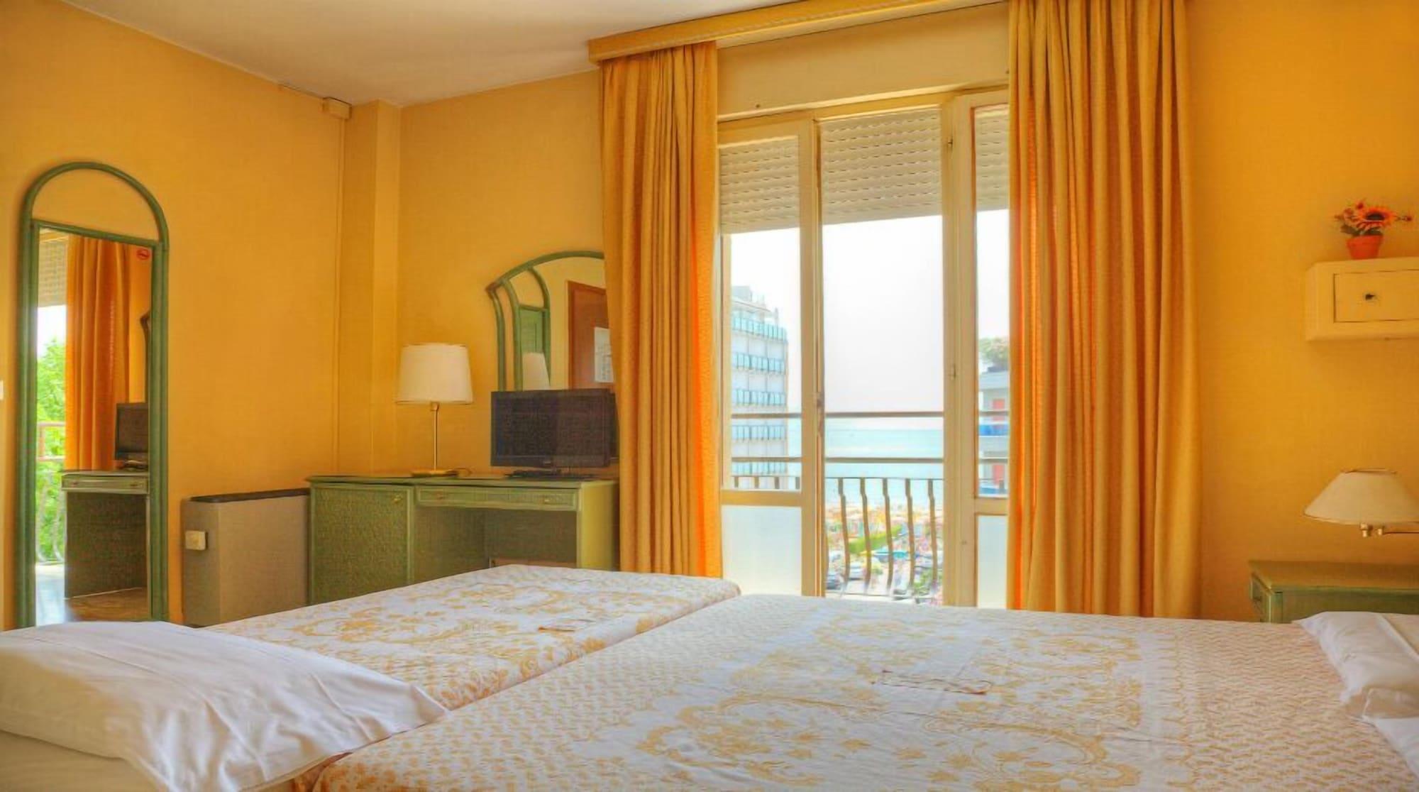 Hotel Amalfi Lido di Jesolo Esterno foto