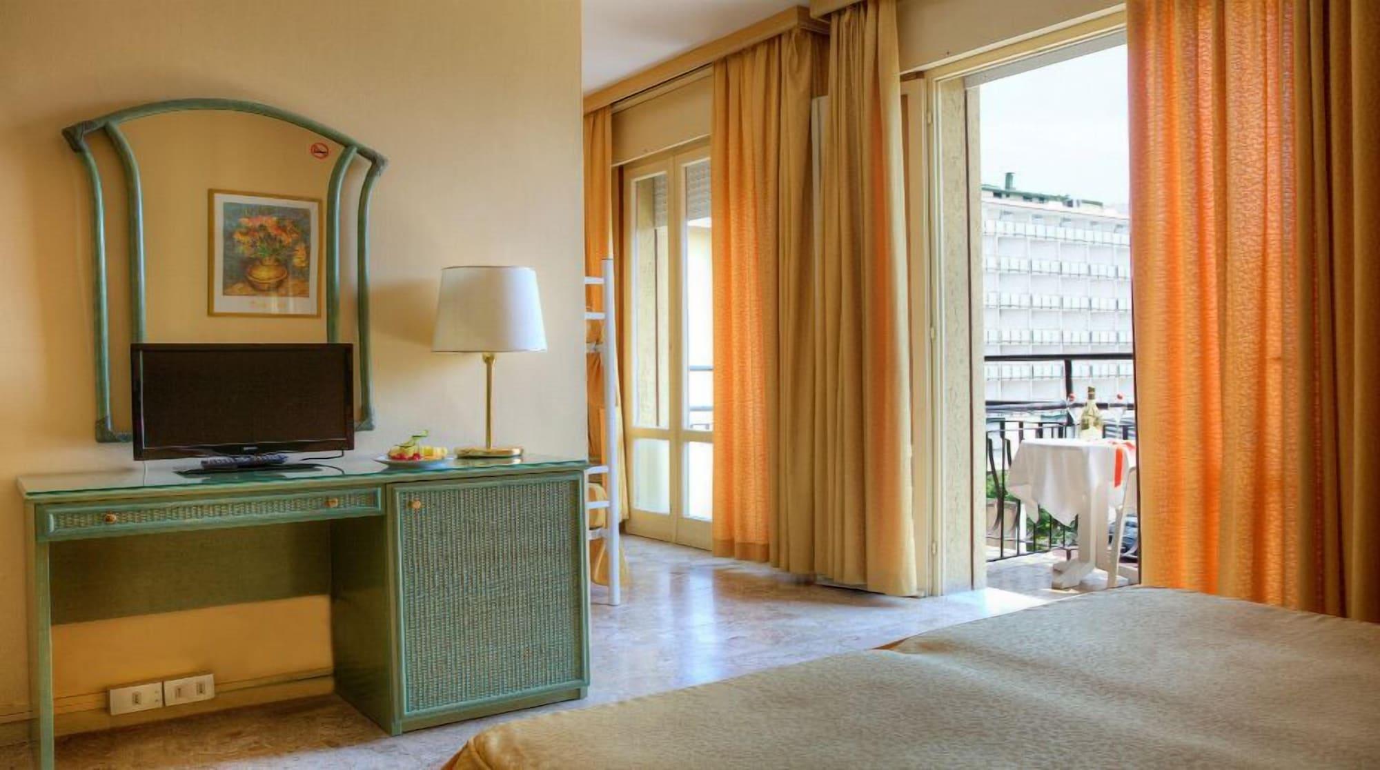 Hotel Amalfi Lido di Jesolo Esterno foto