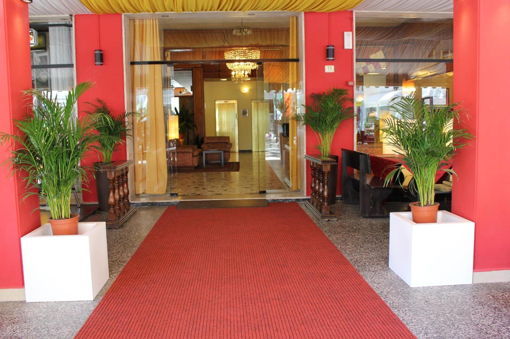 Hotel Amalfi Lido di Jesolo Esterno foto
