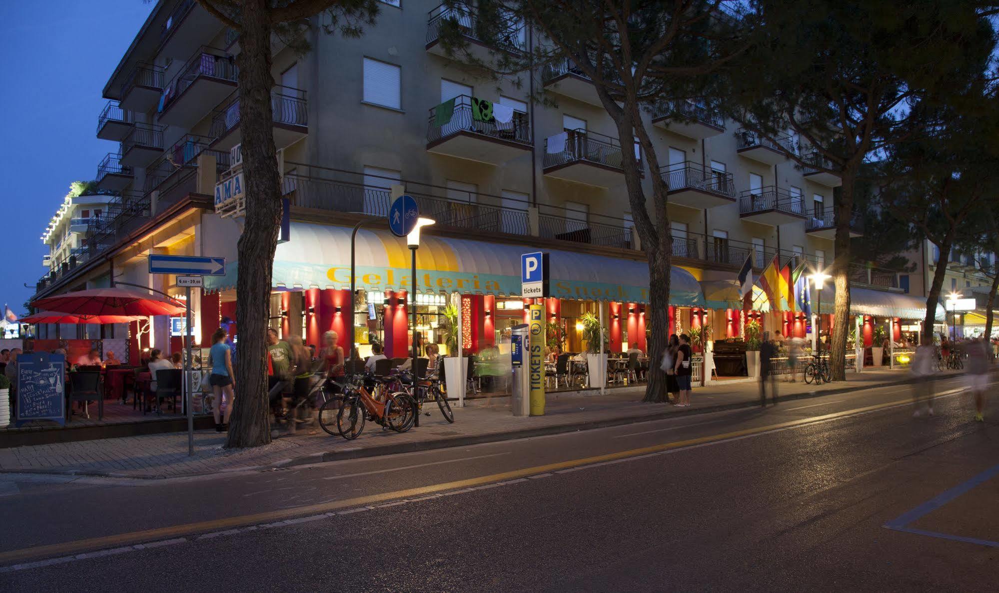 Hotel Amalfi Lido di Jesolo Esterno foto
