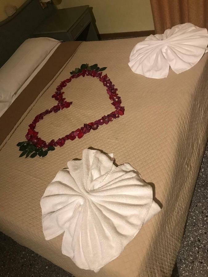 Hotel Amalfi Lido di Jesolo Esterno foto