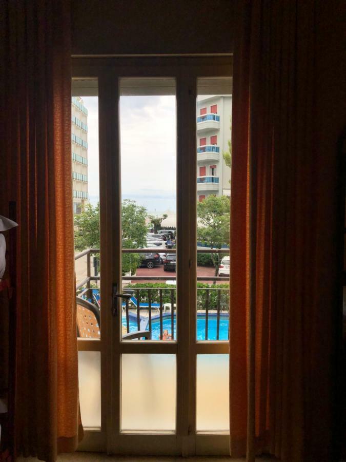 Hotel Amalfi Lido di Jesolo Esterno foto