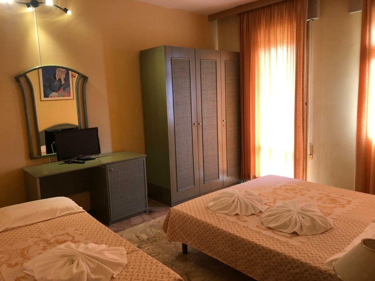 Hotel Amalfi Lido di Jesolo Esterno foto