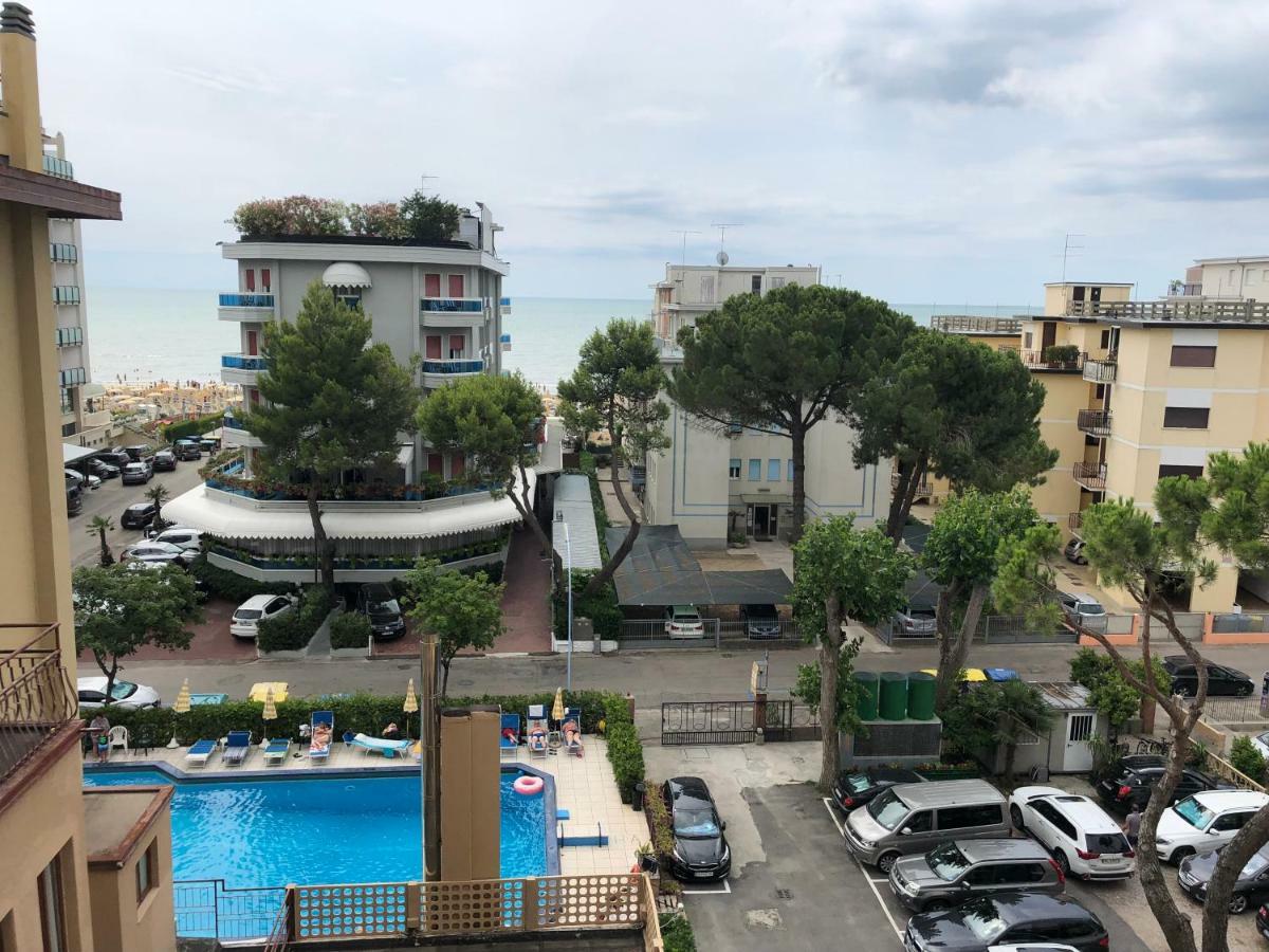 Hotel Amalfi Lido di Jesolo Esterno foto